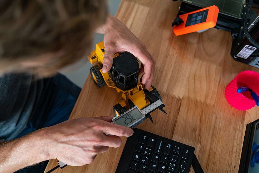 Přesné rozměry dílu se zanesou do programu