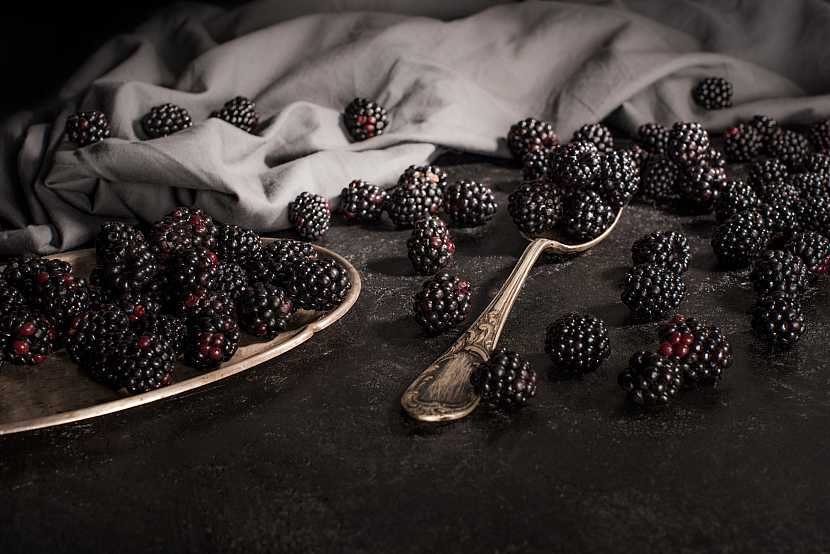 Černé ovoce se využívá k léčení a především zmírnění následků civilizačních chorob (Zdroj: Depositphotos)