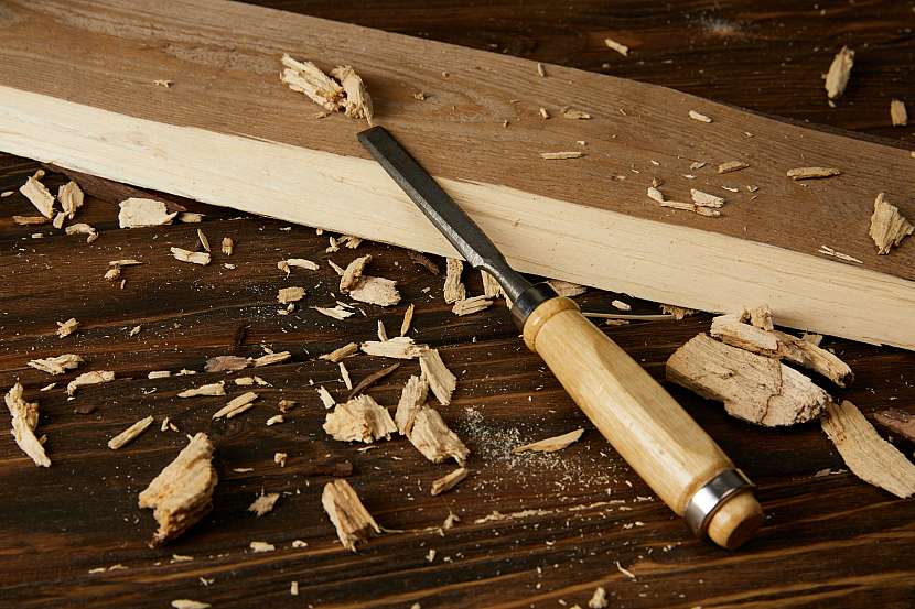 Chybět by vám ve výbavě na opracování dřeva nemělo ani dláto