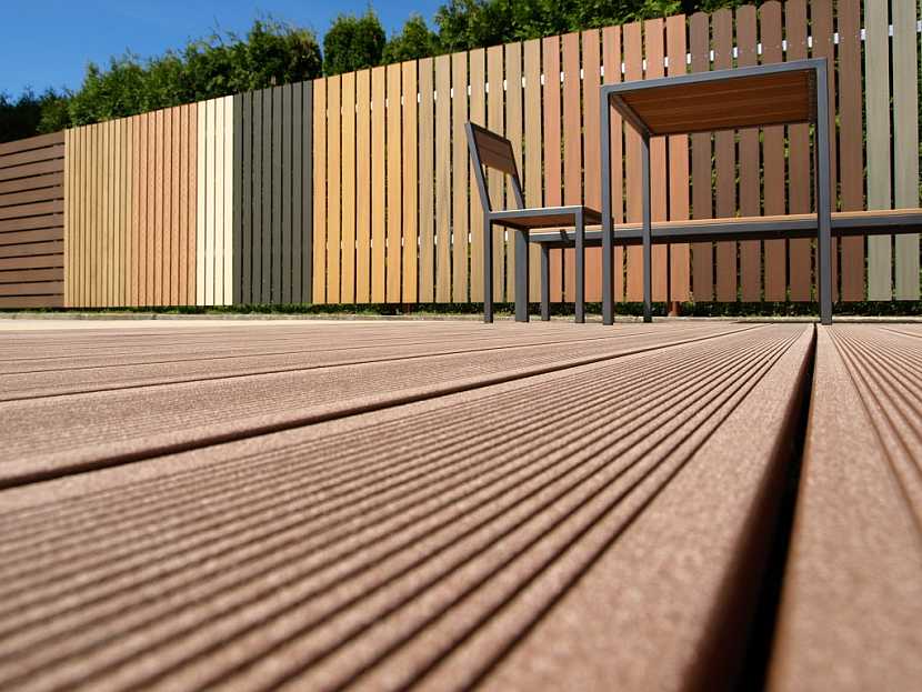 Ploty WoodPlastic lze dokonale sladit s terasou ze stejného materiálu