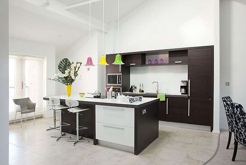 Jednoduché a prosté, zároveň elegantní řešení barového pultu.