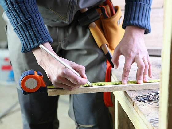 Naučte se spojovat dřevo na rozpor a čep (Zdroj: Depositphotos (https://cz.depositphotos.com))