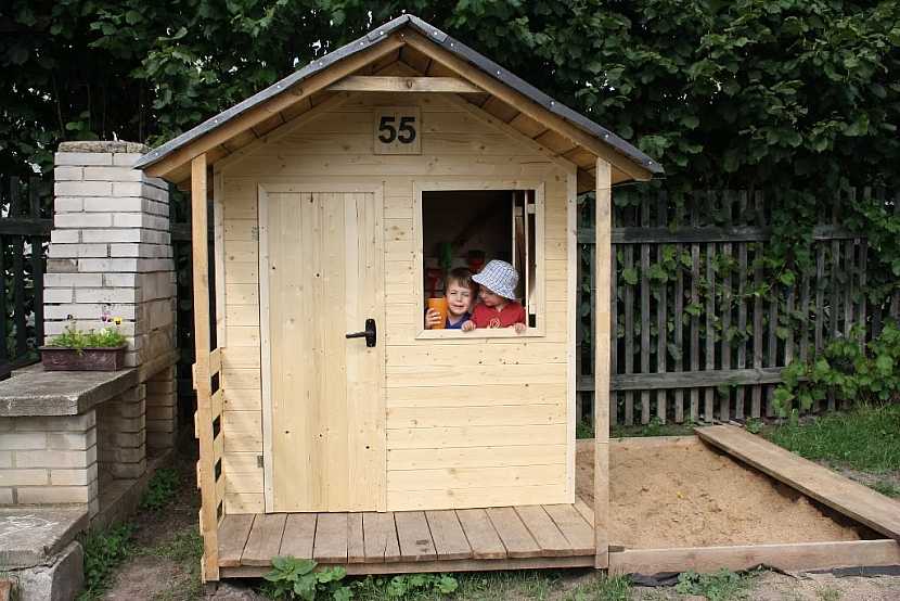 Domek pro děti na zahradu