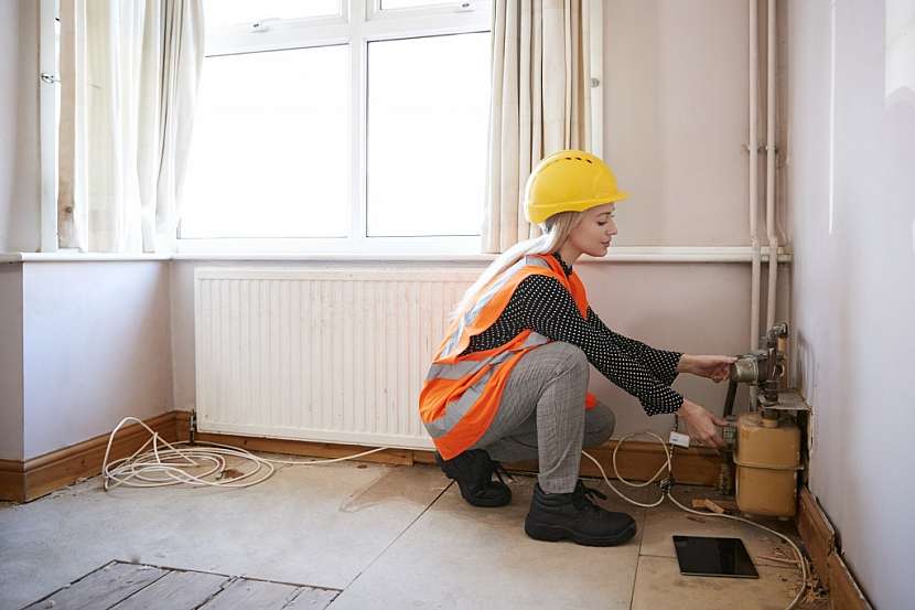 Je nutné prověřit i veškerá vedení, a to jak elektroinstalace, tak potrubí či vzduchotechniky