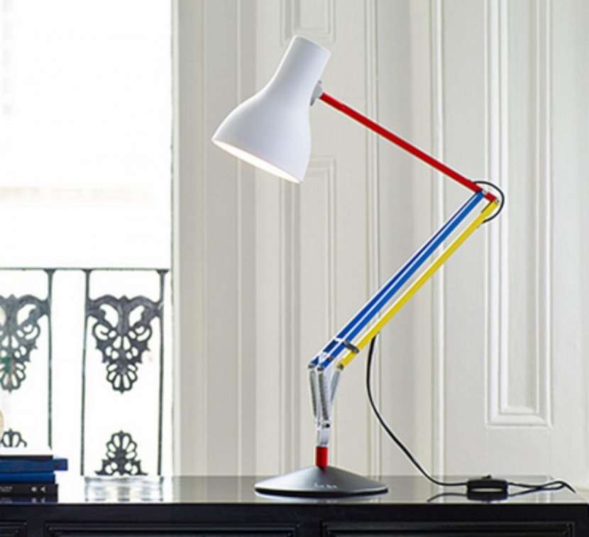 Dítě se bez stolní lampy neobejde.