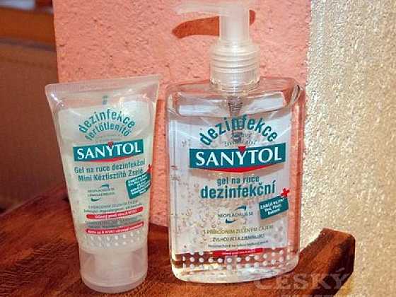 Koupelna v kapse aneb vyzkoušeli jsme za vás Sanytol dezinfekční gel