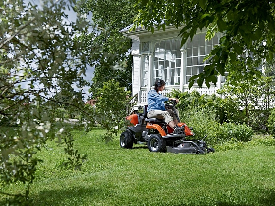 Rider a traktor využijete díky rozsáhlému příslušenství celoročně