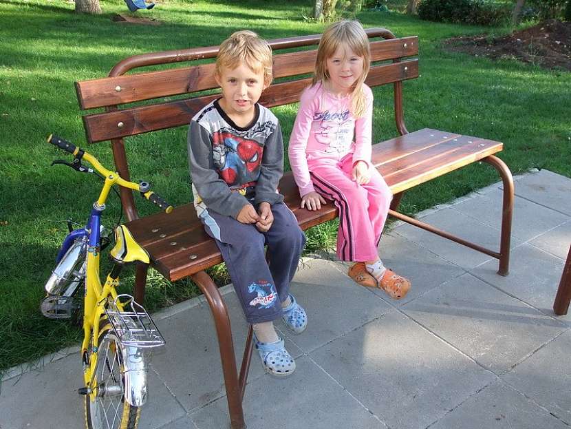 Znovuzrozená zahradní lavice