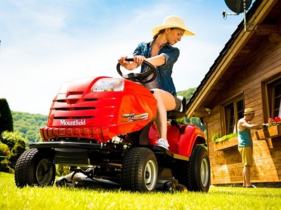 Stroj, bez něhož se neobejdete - to je pro mnohé zahradní traktor