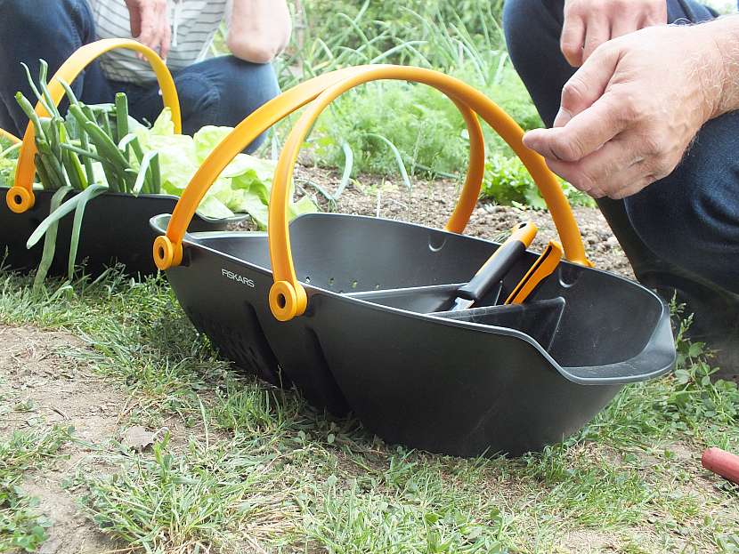 Na sklizeň zeleniny využijeme velmi praktický děrovaný košík