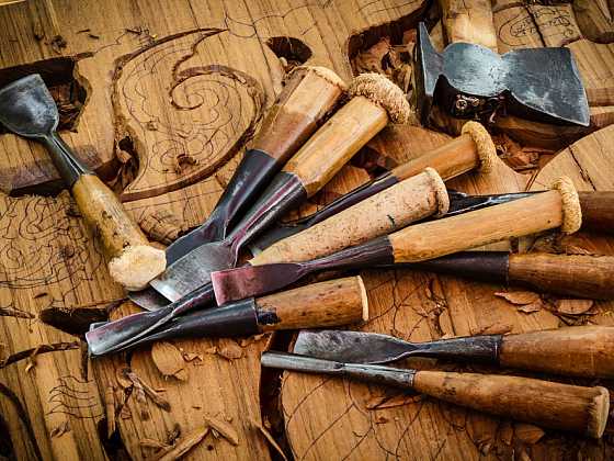 Které ruční nářadí potřebujete pro snadné opracování dřeva