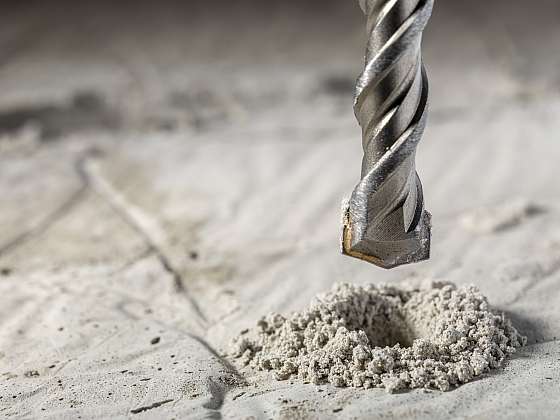 Akademie kotvení - Jak vrtat do betonu, dutých cihel? (Zdroj: Depositphotos (https://cz.depositphotos.com))