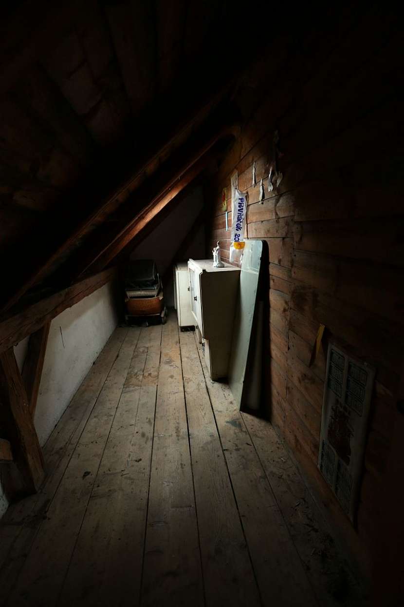 Půda před rekonstrukcí.