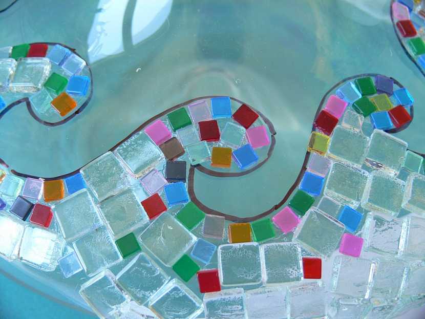 Zdobení skleněné vázy mozaikou