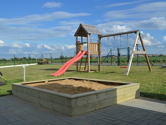 Jak udržovat dětské pískoviště v čistotě (Zdroj: VLADEKO spol. s.r.o.)