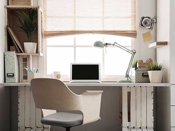 Praktické úložné prostory pro práci i studium
