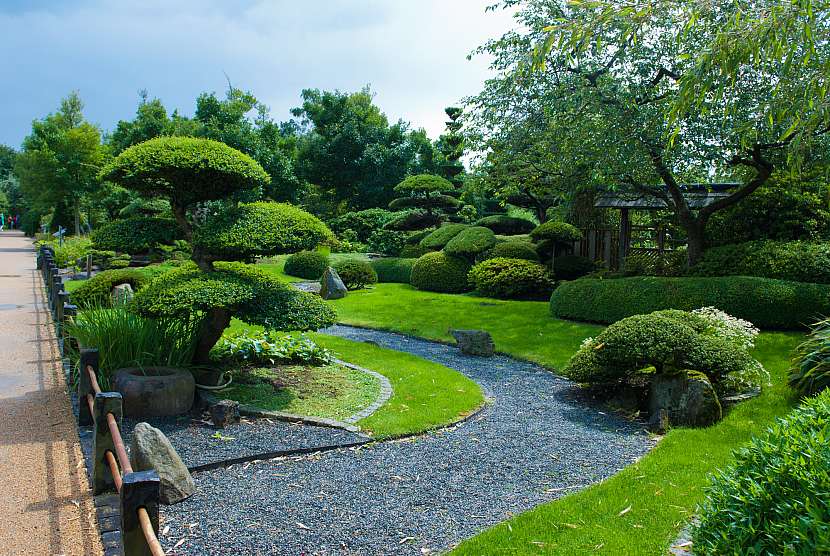 Japonská zahrada a topiary? Ano, jde to velmi dobře dohromady