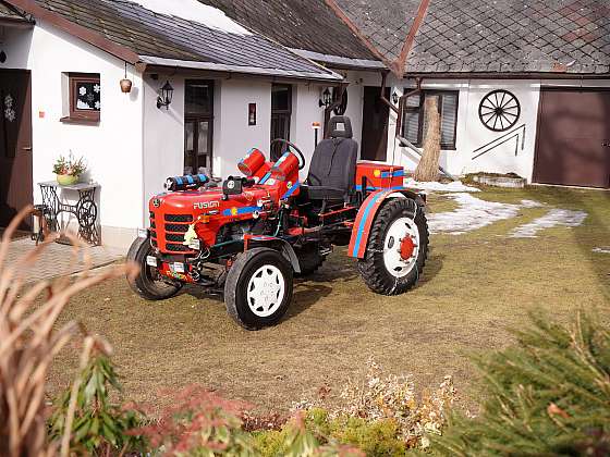 Návod na stavbu traktoru nakladače s reprobednami (Zdroj: Prima DOMA MEDIA, s.r.o.)