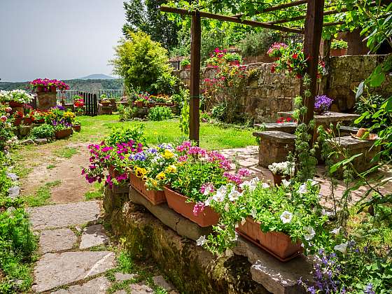 otevřít: Chtěli byste si založit pravou venkovskou zahradu? Pozor, vyžaduje péči, ale je rájem na zemi!