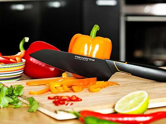 Skvělá volba pro moderní kuchyň – nože Fiskars Edge