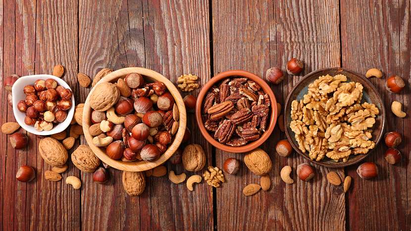 Lískové i vlašské ořechy jsou zásobárnou vitaminů, proto je správně usušte a uložte, aby si zachovaly co nejvíce důležitých látek (Zdroj: Depositphotos (https://cz.depositphotos.com))