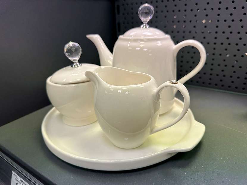 Nápojový servis na čaj nebo kávu může mít zajímavý design (Zdroj: Šárka Miškovská)