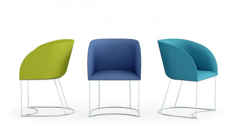 Židle Milly mají krásný tvar i barvy, Vigan.