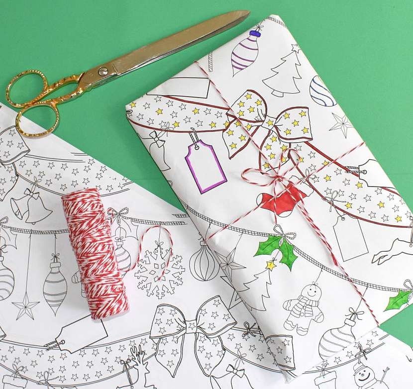Můžete si koupit papír à la omalovánky, na němž je předkreslený vánoční motiv.