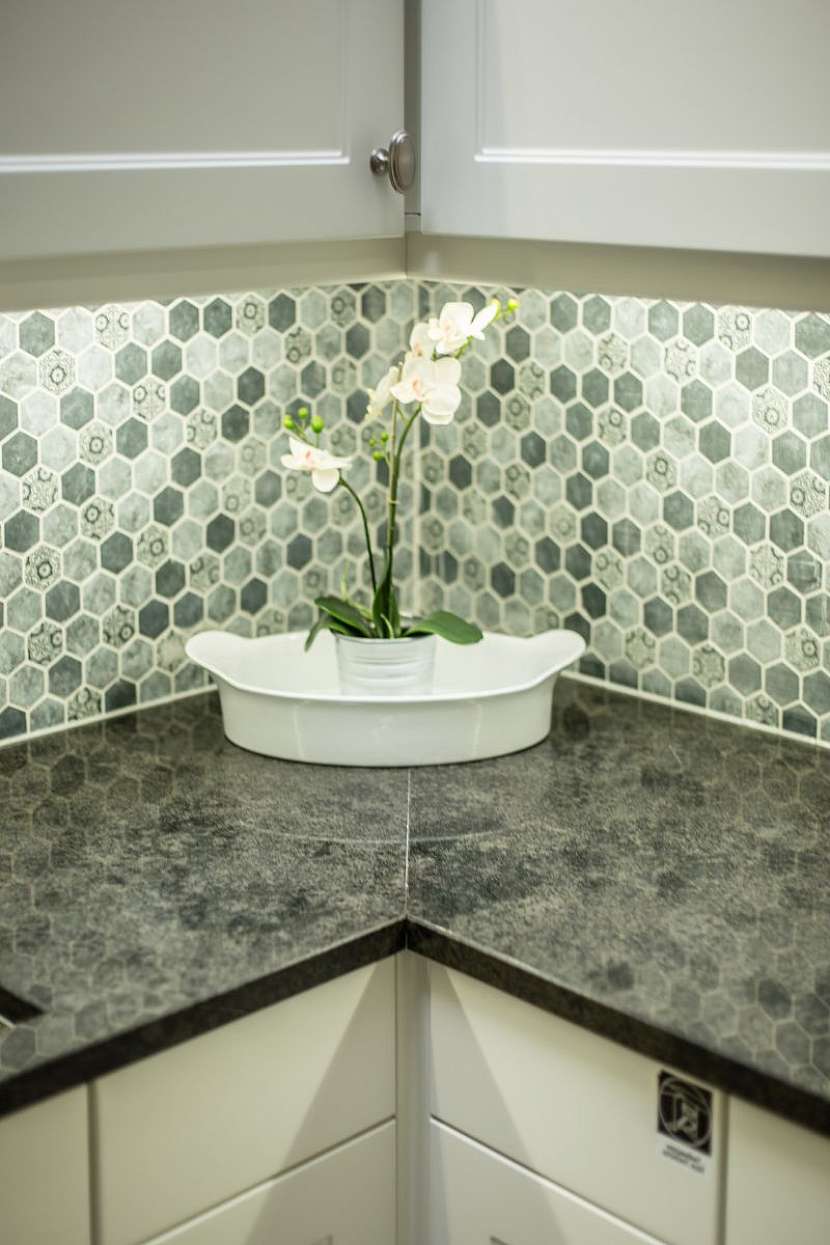 Přemýšlíte, čím oživit svou koupelnu nebo kuchyň? Pořiďte si obklad z mozaiky!