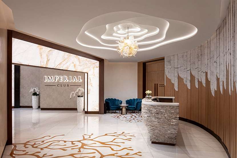 Češi rozsvítili luxusní hotel v Dubaji. A ohromili