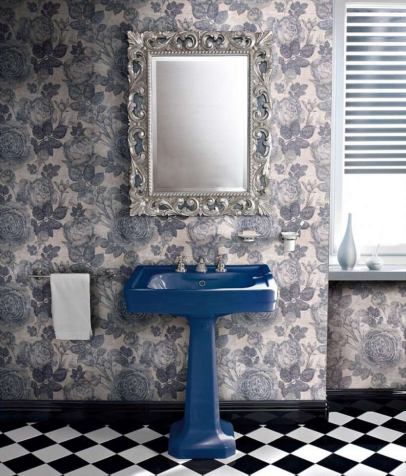 Modrá v koupelně? Určitě ano, ať už je klasická jako umyvadlo Sbordoni….