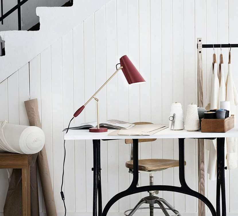 Posviťte si na práci i čtení: Pořiďte si stolní lampu