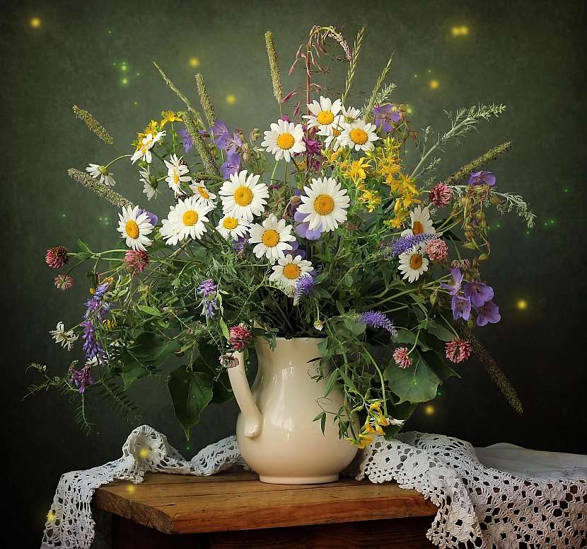 6 originálních nápadů na květinové dekorace, které si můžete vyrobit doma