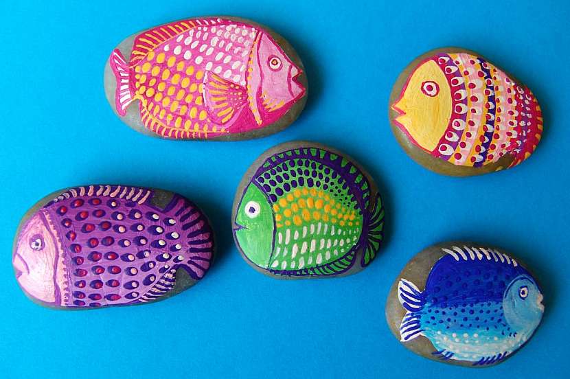 DIY: Rybky malované na kamíncích