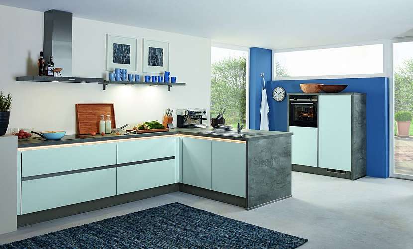 Kuchyň Savana ve světlém odstínu Almost Blue vytvoří světlý a vzdušný prostor.
