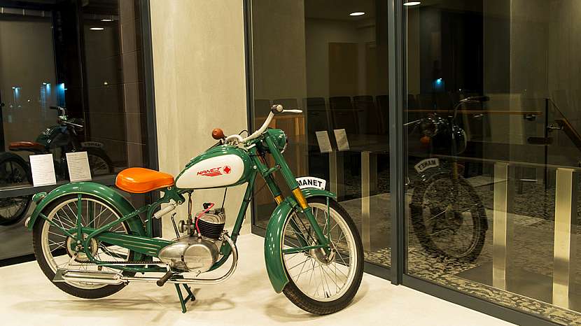 Jako dekorace  hotelu slouží historický motocykl zapůjčený ze soukromé sbírky.