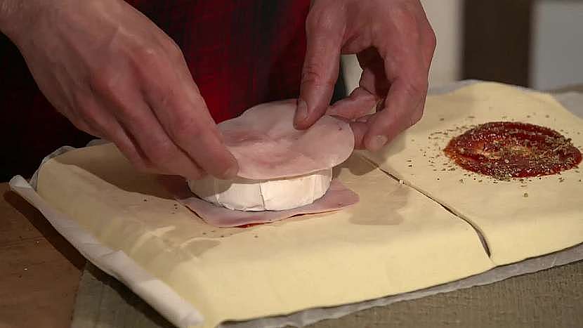 Připravte si sýrové tajemství. Co schovává listový kabátek?
