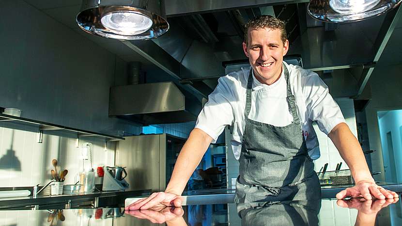 Duší MG Restaurace je šéfkuchař Miroslav Grusz, který má za sebou bohaté  zkušenosti v Čechách i v zahraničí.