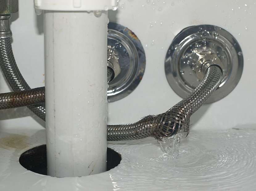 Jak předejít vyplavení domu kvůli prasklému potrubí?