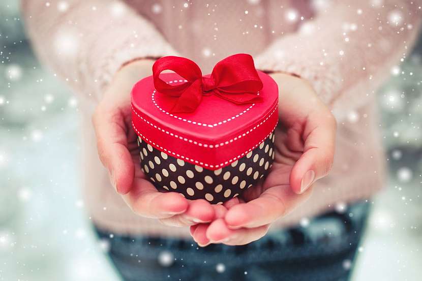 Valentýn je zase tady: Last minute tipy na dárky z lásky!