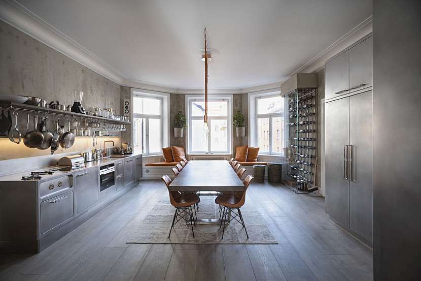 Nerezová kuchyň Ego, komponovaná na míru pro byt ve Stockholmu.