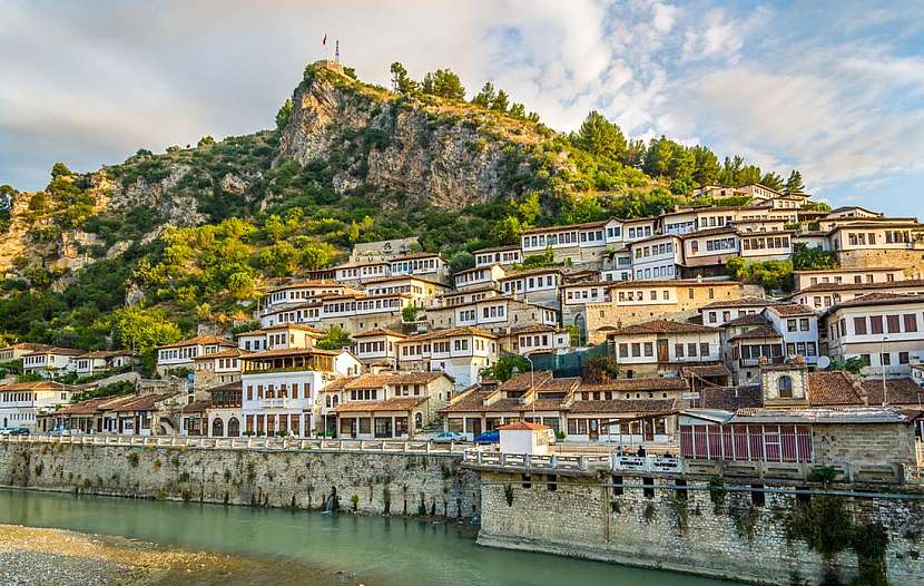 Pohled na staré město Berat – Albánie.