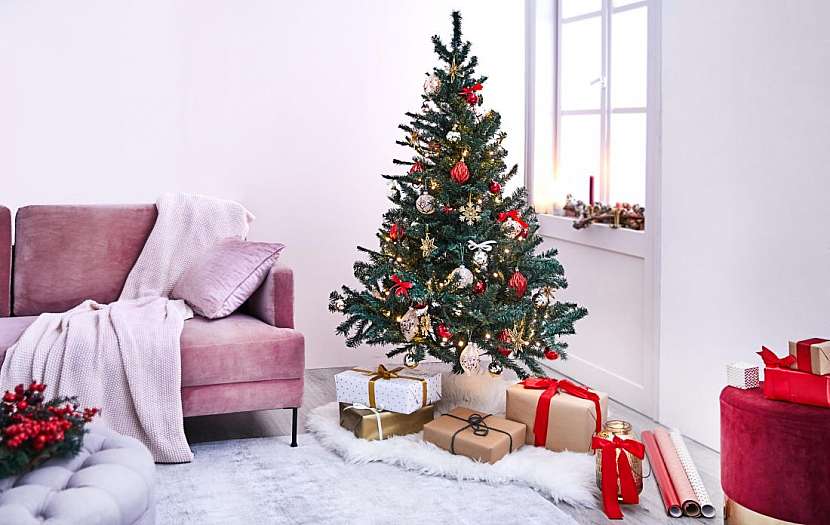 Nebaví vás zdobit vánoční stromek? S námi to hravě zvládnete