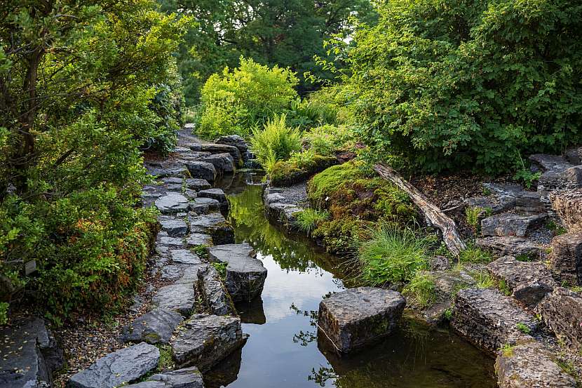 Potůčky na zahradě vytvoří skvělou inspiraci pro zenovou zahradu