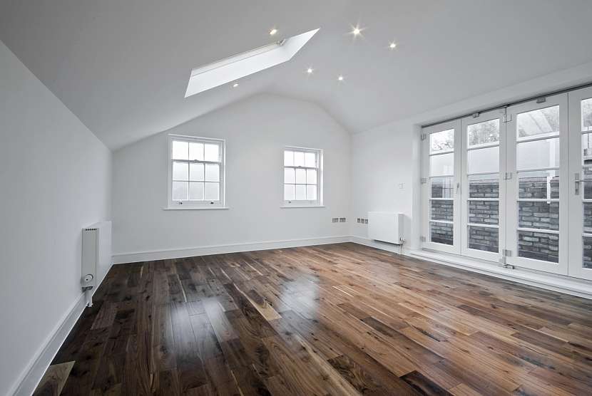 Dřevěná podlaha udává tón interiéru