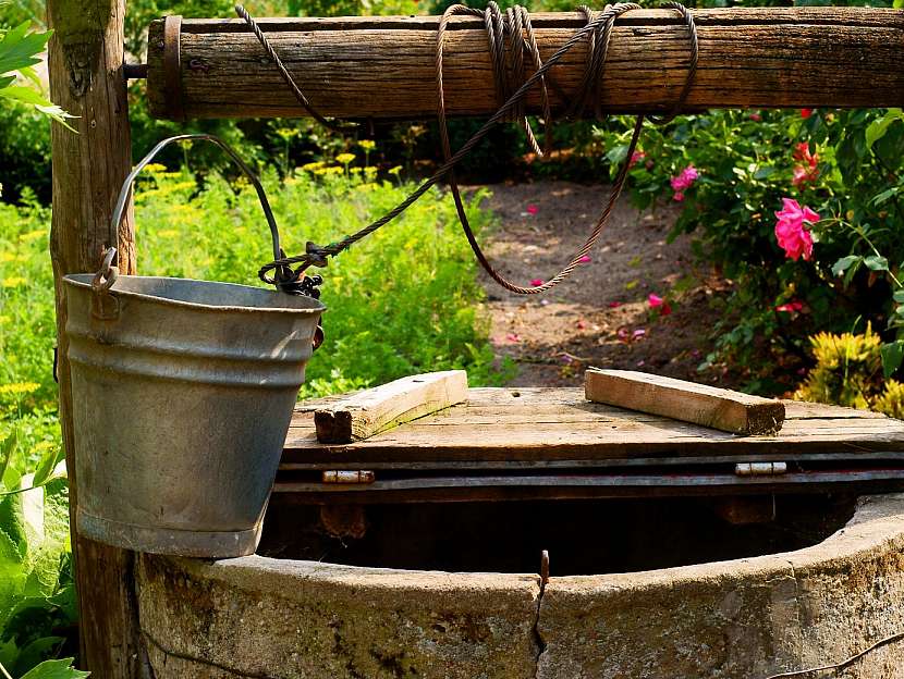 Pokud přemýšlíte, jak ušetřit za vodu, nabízí se využití staré studny