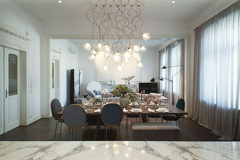 Designérka Ivanka Kowalski si pro svůj interiér zvolila sofistikovaný pařížský styl, kde se historické prvky potkávají s moderními.