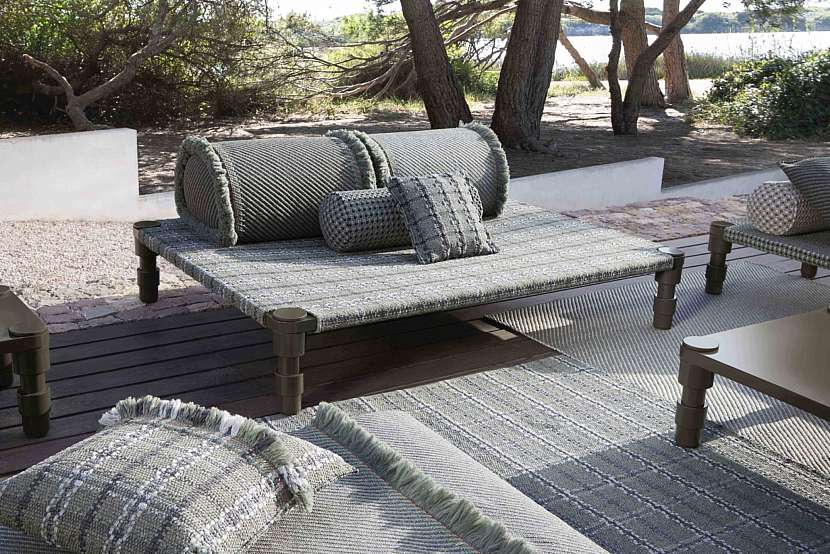 Nový trend: textilní prvky u venkovního nábytku
