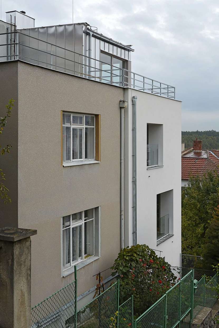Při rekonstrukci řadového domu v Brně posunuli vstupní dveře i okna
