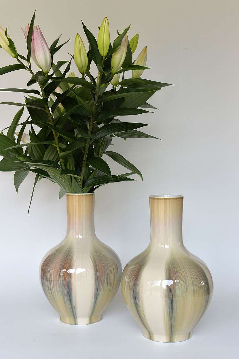 Oblíbené jsou keramické vázy.